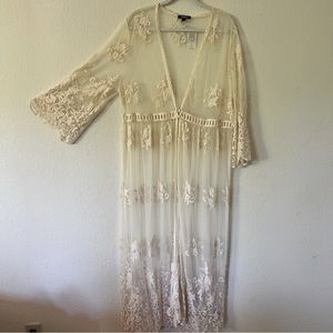 Torrid Cream Lace Kimono 18-20W